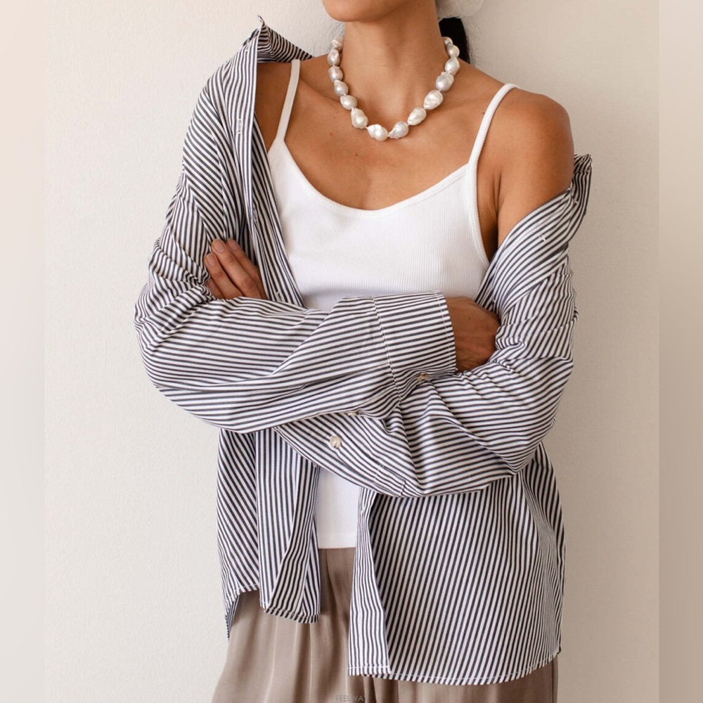 Donni. The Pop Button Down/JET STRIPE